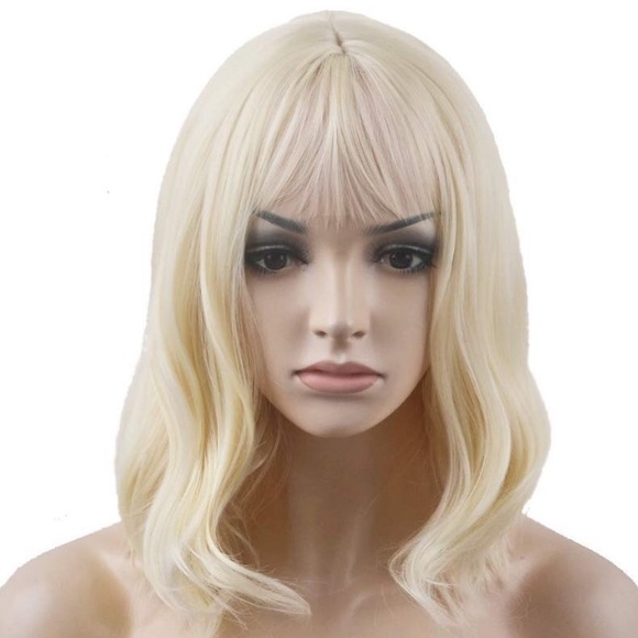 🌸ILLIANA14” Light blonde Wig *NWT*🌸